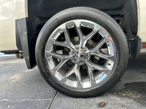 Used 2014 Chevrolet Silverado 1500 High Country image 11