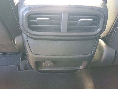 Used 2024 Honda Ridgeline Sport image 18