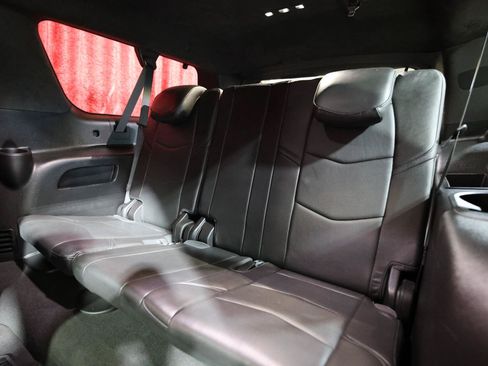 Used 2019 Cadillac Escalade ESV Platinum RWD image 14