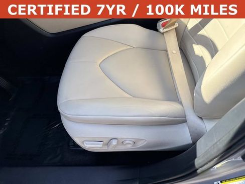 Used 2024 Toyota Highlander XLE AWD/4WD image 15