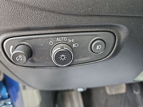 Used 2020 Chevrolet Equinox Premier image 12