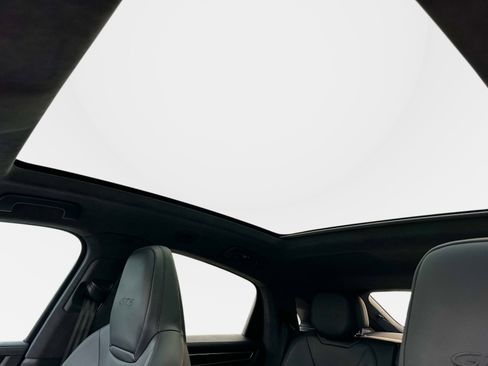 Used 2022 Porsche Cayenne GTS image 21