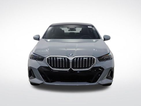 Used 2026 BMW 550e xDrive AWD/4WD image 9