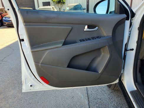 Used 2016 Kia Sportage LX FWD image 17