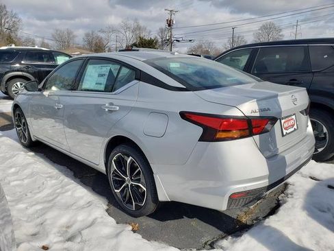 New 2025 Nissan Altima 2.5 SR image 4