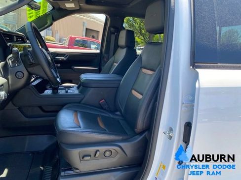 Used 2025 GMC Sierra 1500 AT4 w/ AT4 Premium Package AWD/4WD image 34