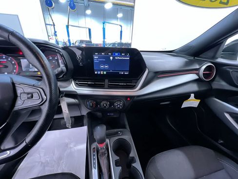 Used 2024 Chevrolet Trax RS w/ Driver Confidence Package FWD image 23