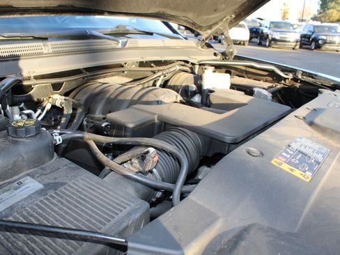 Used 2019 GMC Yukon XL SLT w/ Graphite Performance Edition image 27