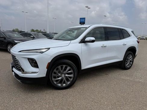 New 2026 Buick Enclave Preferred w/ Super Cruise Package FWD image 2