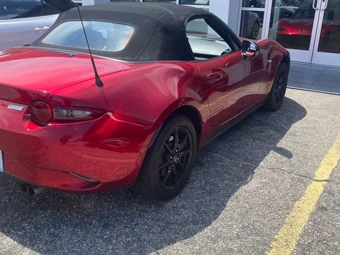 Used 2019 MAZDA MX-5 Miata Sport w/ I-ACTIVSENSE Sport Package RWD image 3