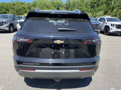 New 2026 Chevrolet Equinox LT w/ Convenience Package II AWD/4WD image 4