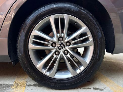 Used 2015 Toyota Camry SE image 24