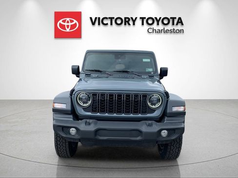 Used 2024 Jeep Wrangler Sport S image 8