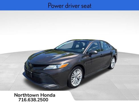 Used 2018 Toyota Camry XLE w/ Audio Package FWD image 9