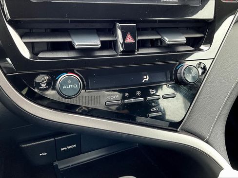 Used 2023 Toyota Camry SE image 26