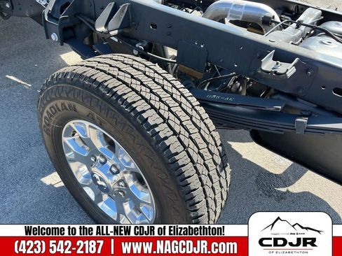 New 2024 RAM 3500 Limited image 6