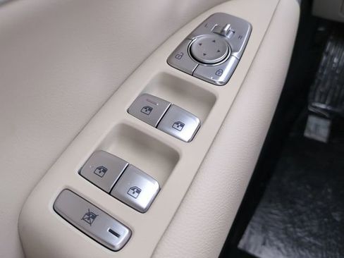 Used 2026 Genesis G70 2.5T RWD image 23