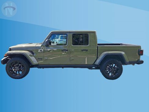 Used 2025 Jeep Gladiator Sport AWD/4WD image 5
