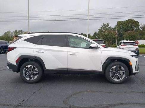 Used 2025 Hyundai Tucson SEL AWD/4WD image 3
