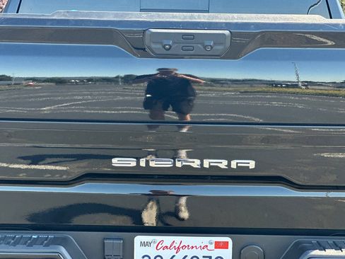Used 2024 GMC Sierra 1500 AT4 w/ Technology Package AWD/4WD image 48