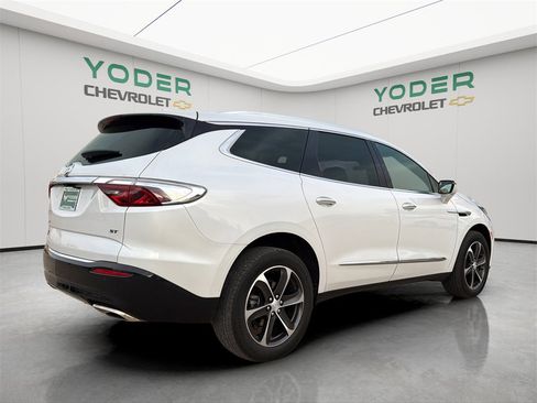 Used 2022 Buick Enclave Essence w/ Sport Touring Edition image 6