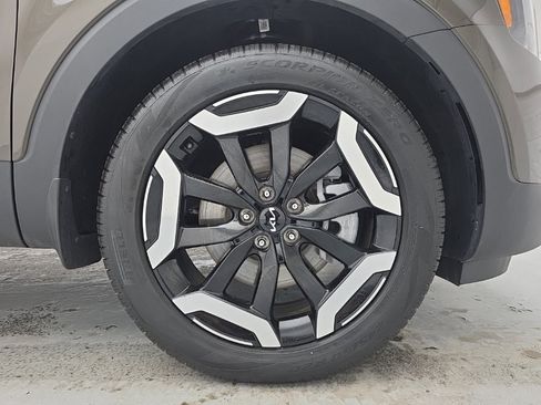 Used 2025 Kia Telluride EX image 18