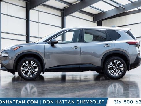 Used 2023 Nissan Rogue SV AWD/4WD image 3