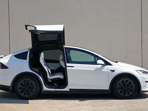 Used 2022 Tesla Model X AWD/4WD image 57