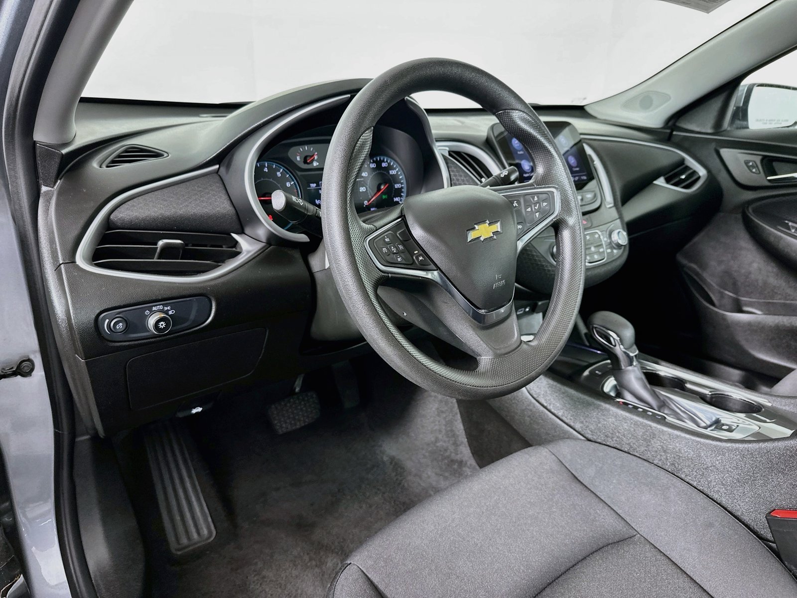 Used 2024 Chevrolet Malibu LT FWD image 10