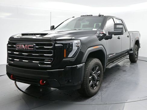 Used 2025 GMC Sierra 2500 AT4 AWD/4WD image 3