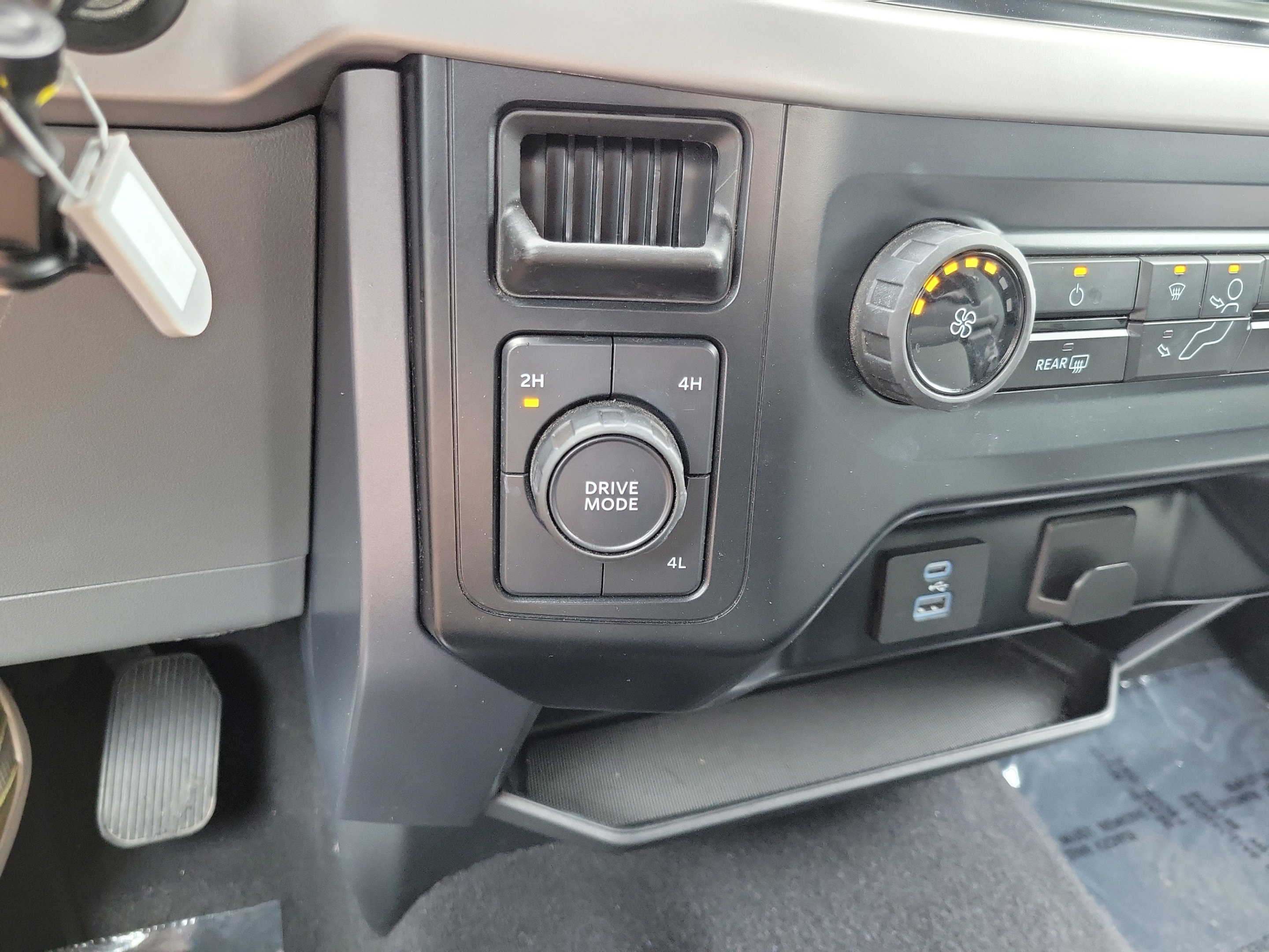 Used 2023 Ford F150 XLT AWD/4WD image 29