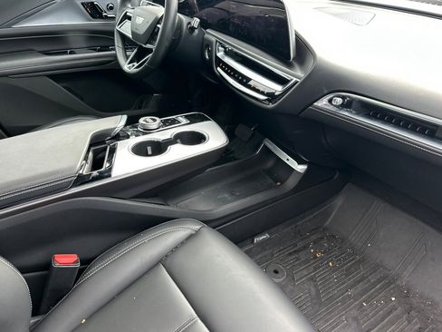 Certified 2024 Cadillac Lyriq Tech w/ Driver Assist Package image 19