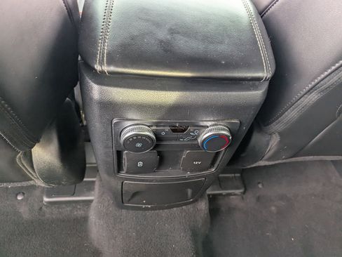 Used 2022 Ford Explorer XLT w/ Equipment Group 202A image 26