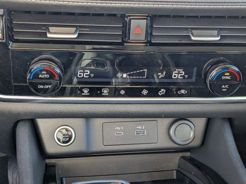 Used 2021 Nissan Rogue SV image 23