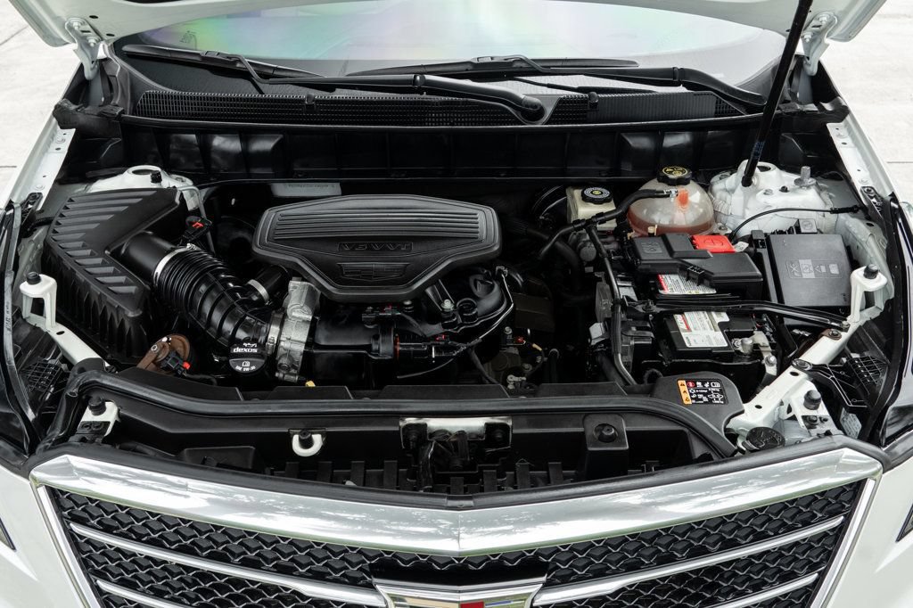 Used 2018 Cadillac XT5 Premium Luxury AWD/4WD image 30