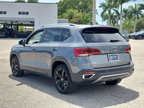 Certified 2024 Volkswagen Taos SE w/ Panoramic Sunroof Package FWD image 6