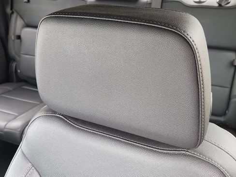 Used 2025 GMC Sierra 1500 SLT RWD image 24