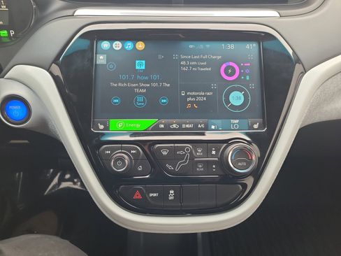 Used 2020 Chevrolet Bolt Premier w/ Infotainment Package image 18