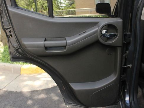 Used 2012 Nissan Xterra PRO-4X w/ Pro-4x Leather Pkg AWD/4WD image 21