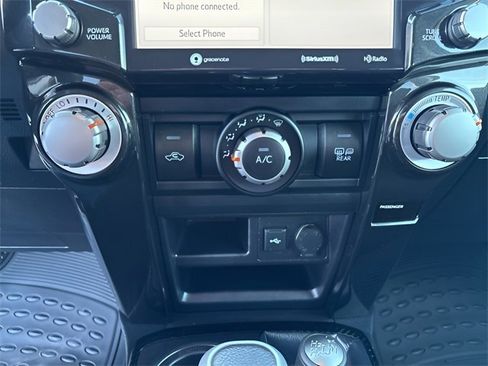 Used 2024 Toyota 4Runner TRD Off-Road image 18