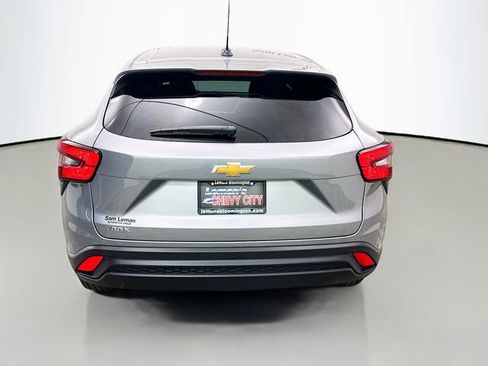 New 2026 Chevrolet Trax LS image 7