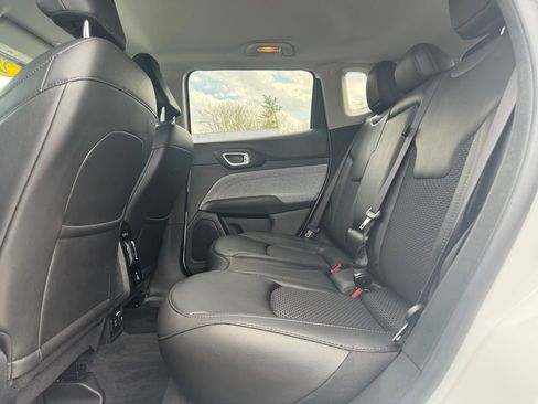 Used 2022 Jeep Compass Latitude w/ Convenience Group AWD/4WD image 34