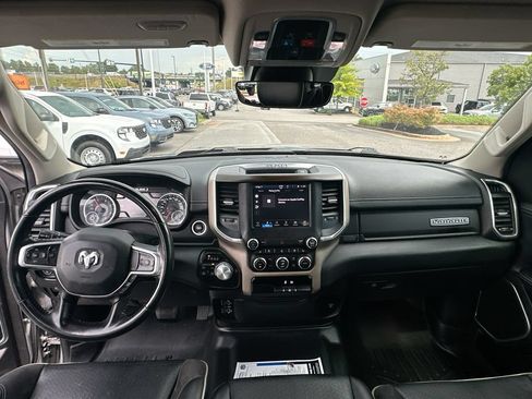 Used 2022 RAM 1500 Laramie AWD/4WD image 3