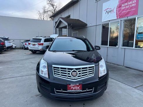 Used 2014 Cadillac SRX Luxury image 2