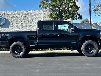 New 2025 Ford F250 Lariat w/ Black Appearance Package