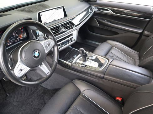 Used 2022 BMW 740i w/ M Sport Package RWD image 39
