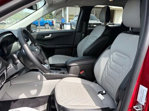Used 2023 Ford Escape Platinum w/ Premium Technology Package AWD/4WD image 19