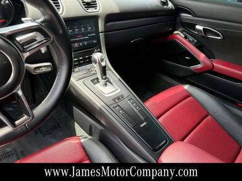 Used 2019 Porsche 718 Cayman RWD image 12