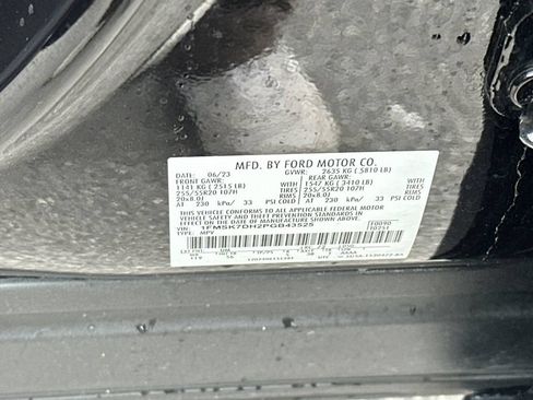 Used 2023 Ford Explorer XLT w/ Equipment Group 202A RWD image 31