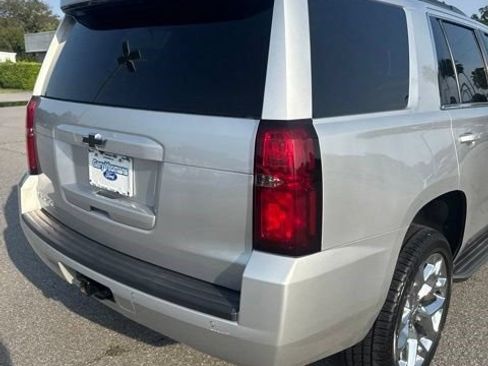 Used 2018 Chevrolet Tahoe LS w/ Enhanced Driver Alert Package RWD image 4